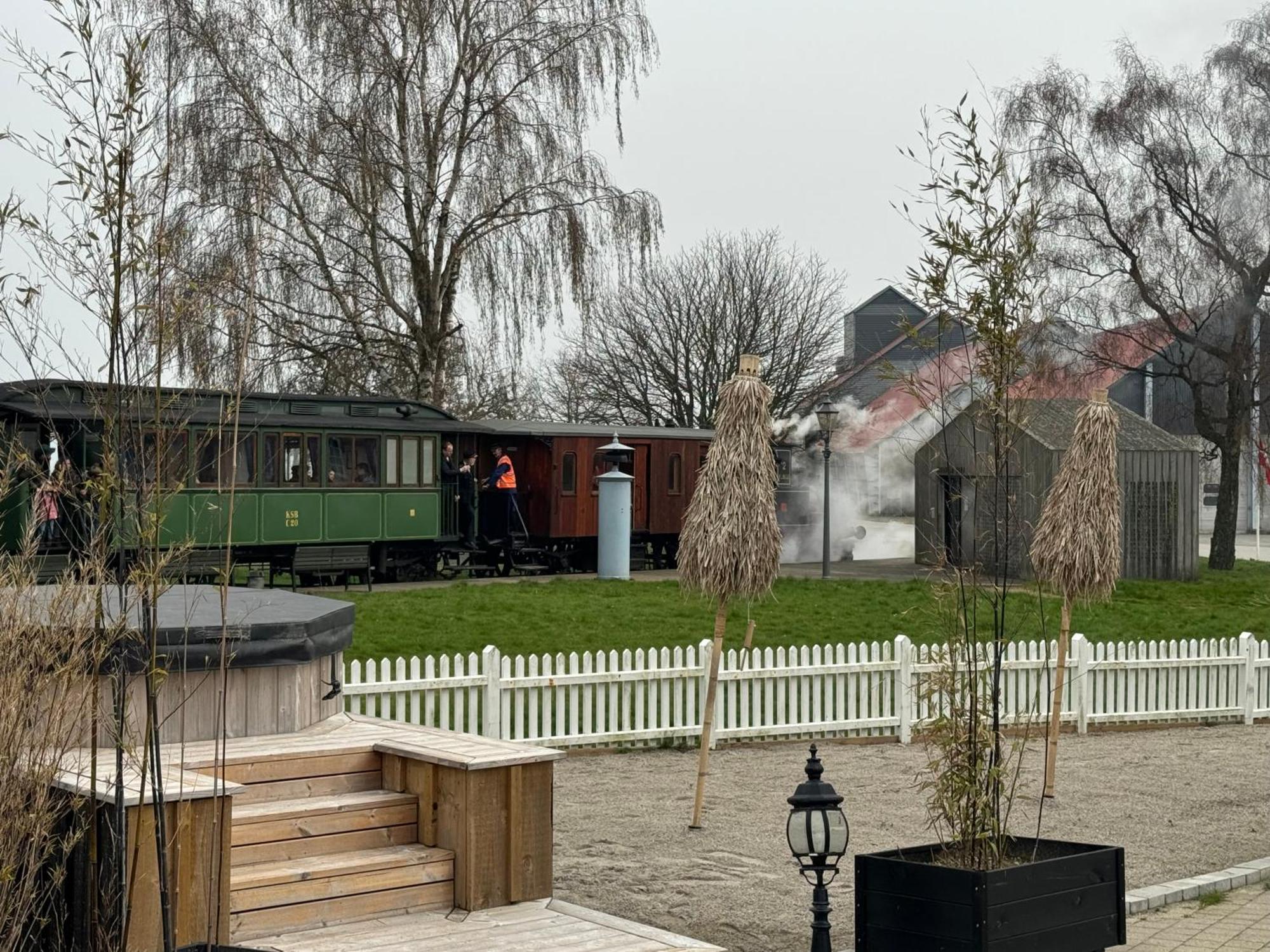 Bandholm Badehotel Экстерьер фото